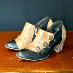 L’ Atiste Spring Step Art Deco Black and Tan Ankle Booties